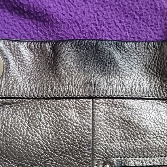 2/$20 B Makowsky Crossbody Bag - Picture 7 of 10